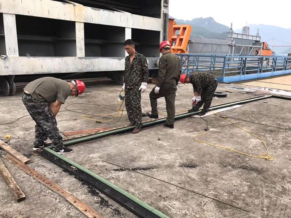 閘門水封更換、改造施工